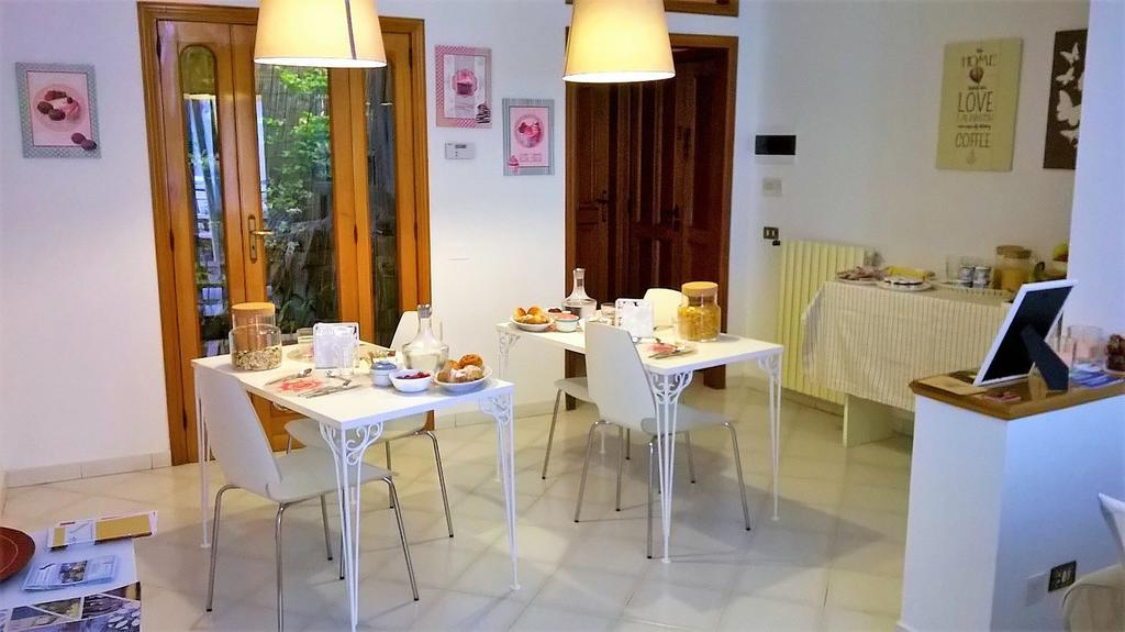 Bed and Breakfast A Casa Di Anna Поліньяно-а-Маре Екстер'єр фото
