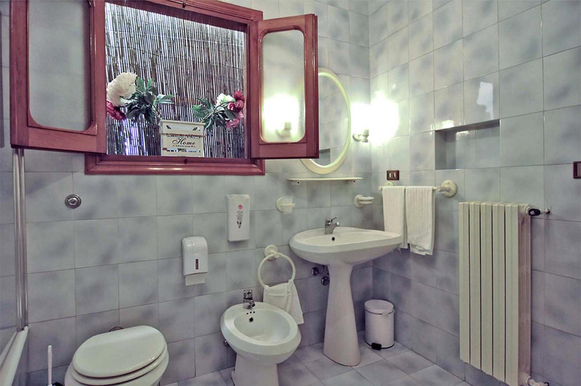 Bed and Breakfast A Casa Di Anna Поліньяно-а-Маре Екстер'єр фото